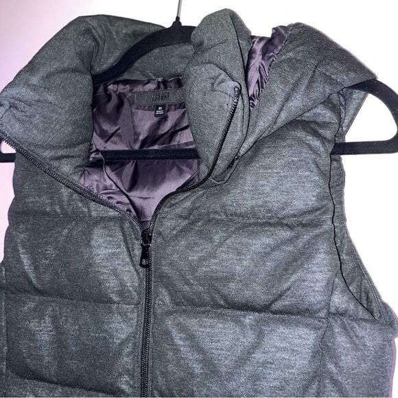 Uniqlo Charcoal Puffer Vest - Picture 2 of 8